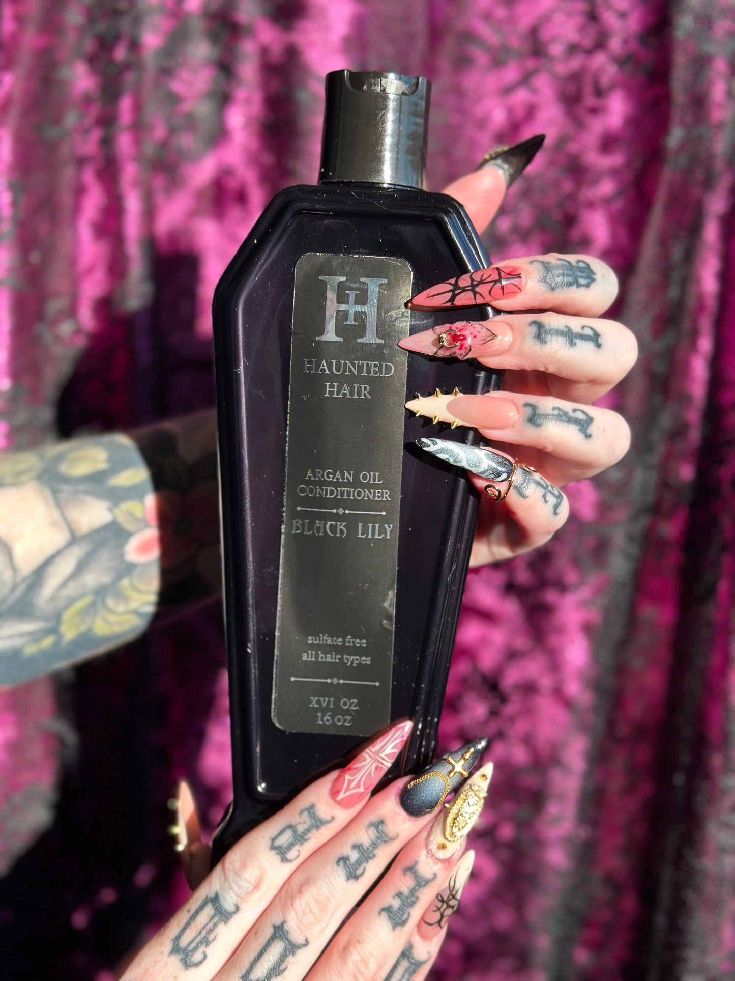 Haunted hair 16oz black lily conditioner