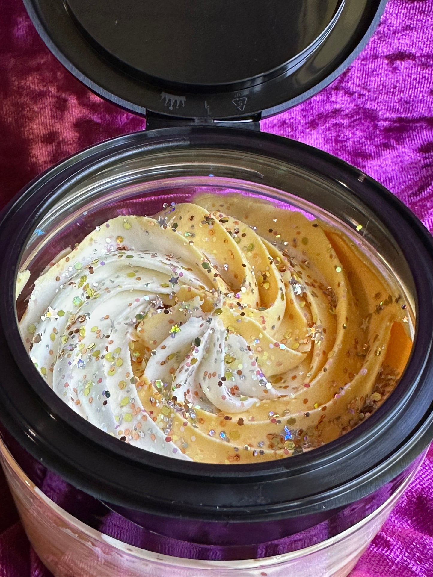 400 years 8oz whipped soap